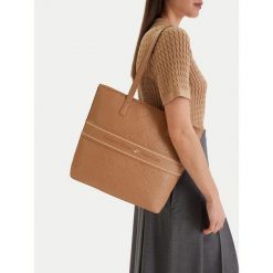 Torebka Beverly Hills Polo Club. Brązowe torebki klasyczne damskie Beverly Hills Polo Club, bez wzorów, bez dodatków. Za 299.99 zł.