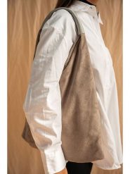 Abaco Skórzany shopper bag "Deni" w kolorze beżowym - 40 x 47 cm rozmiar: onesize. Brązowe shopper bag damskie Abaco, bez wzorów, z denimu, na ramię, bez dodatków. Za 319.88 zł.