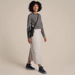 Damska spódnica midi Craghoppers NosiLife Pro. Brązowe spódniczki damskie CRAGHOPPERS, bez wzorów, eleganckie, midi. Za 417.60 zł.