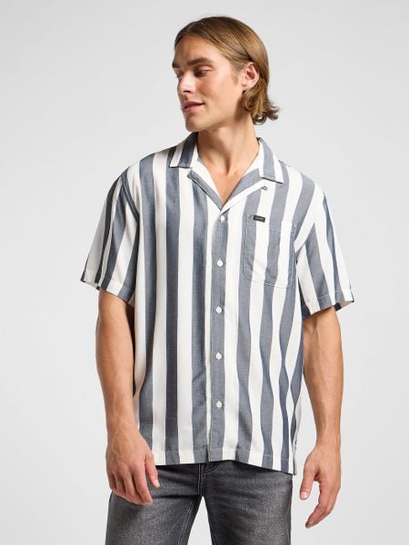 LEE MĘSKA KOSZULA LEE RESORT SHIRT RIVET NAVY 112364214. Niebieskie koszule męskie Lee, m, bez wzorów, bez kołnierzyka, bez ramiączek. Za 139.99 zł.