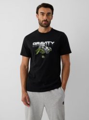 4F T-shirt regular z nadrukiem męski - czarny XL. Czarne t-shirty męskie 4f, m, bez wzorów, z bawełny, bez kołnierzyka. Za 79.99 zł.