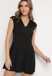 Czarna Rozkloszowana Sukienka o Taliowanym Kroju Ellaira. Czarne sukienki damskie Born2be, na co dzień, m, bez wzorów, eleganckie, bez kołnierzyka, bez ramiączek, mini, rozkloszowane. W wyprzedaży za 143.99 zł.