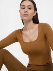 4F Longsleeve crop-top slim gładki damski S. Brązowe topy damskie 4f, s, bez wzorów, z dzianiny, bez kołnierzyka. Za 149.99 zł.