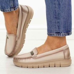 Beżowe skórzane mokasyny damskie Potocki 19427. Brązowe mokasyny damskie POTOCKI, z jeansu. Za 219.00 zł.