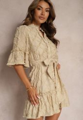 Beżowa Sukienka o Kroju Koszulowym Wiązana w Pasie Paskiem w Talii z Falbanami Xalifea. Brązowe sukienki damskie Renee, l, bez wzorów, eleganckie, bez kołnierzyka, bez ramiączek, mini, kopertowe. W wyprzedaży za 174.99 zł.