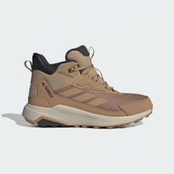 Buty trekkingowe Terrex Anylander CLIMAWARM+. Brązowe buty trekkingowe męskie Adidas, bez zapięcia, climawarm (adidas). Za 529.00 zł.
