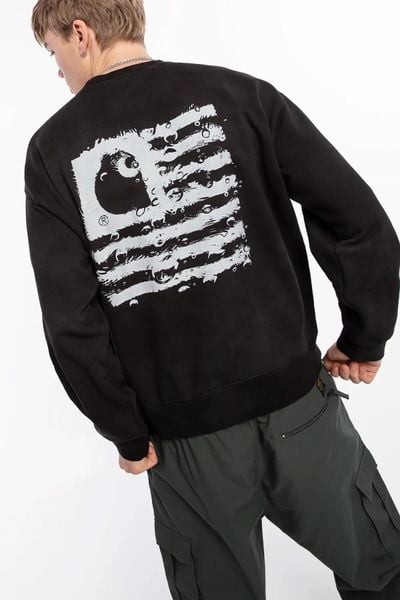 BLUZA MĘSKA CARHARTT WIP CHROMO SWEAT BLACK CHROMO / WHITE I03 KOLOR CZARNY. Czarne bluzy bez kaptura męskie Carhartt, bez wzorów, z bawełny, sportowe, bez kołnierzyka, bez ramiączek. Za 294.50 zł.