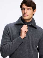 Sweter z wełną - ciemnoszary. Szare swetry męskie Reserved, l, bez wzorów, z dzianiny, bez kołnierzyka. Za 259.99 zł.