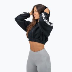 Bluza NEBBIA Crop Hoodie Iconic. Czarne bluzy bez kaptura damskie Nebbia. Za 269.99 zł.