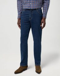 MESKIE SPODNIE WRANGLER TEXAS STONE RIVER 112371377. Spodnie materiałowe męskie Wrangler, bez wzorów, z jeansu. Za 219.99 zł.
