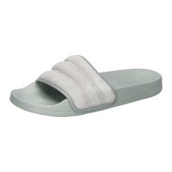 Klapki basenowe adidas Adilette Noshower. Zielone klapki damskie Adidas, bez wzorów, z materiału, bez obcasa. Za 176.00 zł.
