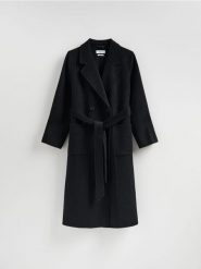 Dwurzędowy płaszcz z wełną - czarny. Czarne płaszcze damskie Reserved, l, bez wzorów, z tkaniny. Za 499.99 zł.