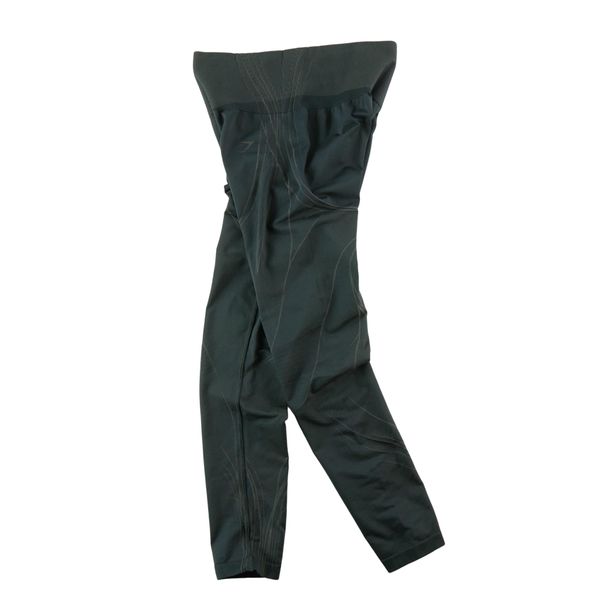 Second life - Legginsy damskie Gymshark do biegania - Stan bardzo dobry. Czarne legginsy sportowe damskie Gymshark, l, bez wzorów, do biegania. Za 85.16 zł.