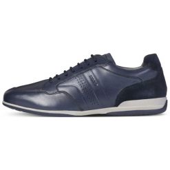 Geox tenisówki męskie Timothy 40 ciemnoniebieskie. Niebieskie trampki i tenisówki męskie Geox, bez wzorów, bez zapięcia. W wyprzedaży za 425.00 zł.