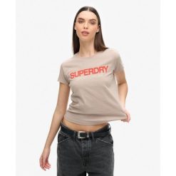 Dopasowana koszulka z logo odzieży sportowej. Brązowa bluzki sportowe damskie Superdry., l, bez wzorów, bez ramiączek. Za 122.50 zł.