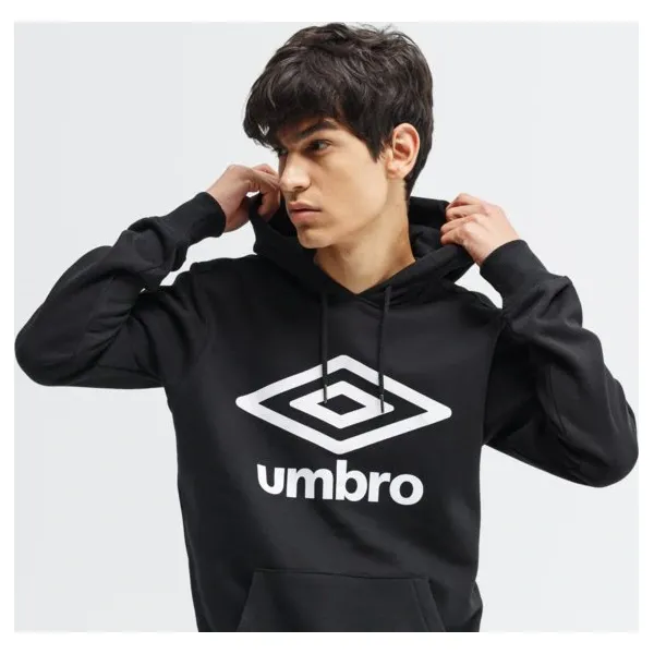 Umbro Bluza Fw Large Logo Oh , czarny, rozmiar XL. Czarne bluzy bez kaptura męskie Umbro, m, z bawełny. W wyprzedaży za 103.99 zł.