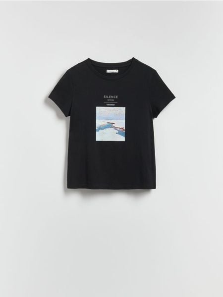 Bawełniany t-shirt z nadrukiem - czarny. Czarne t-shirty damskie Reserved, l, bez wzorów, z bawełny, bez kołnierzyka. Za 49.99 zł.