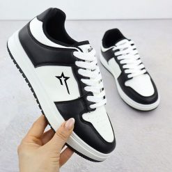 Półbuty sportowe biało-czarne Big Star RR274A240. Białe półbuty damskie Big Star, bez wzorów, ze skóry ekologicznej, retro, bez obcasa. Za 99.00 zł.