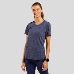 Koszulka damska Odlo ESSENTIAL LINENCOOL T-shirt. Niebieskie bluzki damskie Odlo, bez wzorów, sportowe, bez kołnierzyka, bez ramiączek. W wyprzedaży za 242.99 zł.