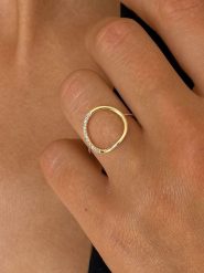 DIA DIAMONDS Pozłacany pierścionek z diamentami rozmiar: 54. Żółte pierścionki damskie DIA DIAMONDS, z diamentem, pozłacane. Za 240.43 zł.