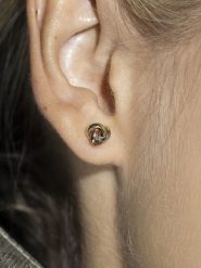 OR ÉCLAT Złote kolczyki-wkrętki "Noeud Tricolore" rozmiar: onesize. Różowe kolczyki damskie Or Éclat, złote. Za 652.99 zł.