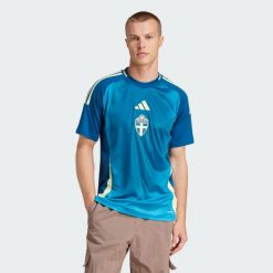 Koszulka Sweden 25 (Women's Team) Away. Niebieskie bluzki damskie Adidas, s, bez wzorów, z materiału, sportowe, bez kołnierzyka, bez ramiączek. Za 449.00 zł.