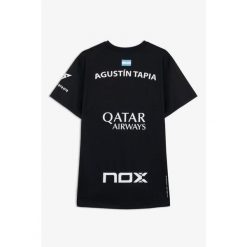 Koszulka Nox Czarna, krótki rękaw, sportowy styl. Czarne bluzki sportowe damskie nox, z poliesteru, bez kołnierzyka, bez ramiączek. Za 275.50 zł.