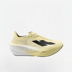 Buty do biegania męskie Kiprun Kipstorm Tempo. Białe obuwie do biegania damskie KIPRUN. Za 549.99 zł.