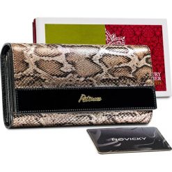 Skórzany portfel lakierowany Peterson brązowy croco PTN BS-490-1872 SN/B. Brązowe portfele damskie Peterson, z aplikacjami, z lakierowanej skóry. Za 165.99 zł.