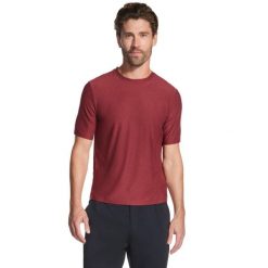 T-shirt sportowy z krótkim rękawem męski Go Dri All Day Tee. Czerwone t-shirty męskie Skechers, m, bez wzorów, z materiału, bez kołnierzyka. Za 129.99 zł.