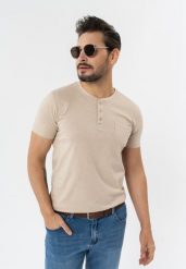 T-shirt z rozpinanym dekoltem TM-HUBRIS. Brązowe t-shirty męskie Volcano, m, bez wzorów, z bawełny, bez kołnierzyka. Za 79.99 zł.