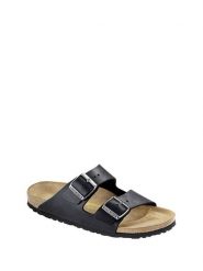 Birkenstock Klapki w kolorze czarnym rozmiar: 35. Czarne klapki damskie Birkenstock, bez wzorów, bez obcasa. Za 453.95 zł.