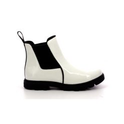 Botki dziecięce NATIVE KENSINGTON TREKLITE GLOSS JUNIOR. Białe buty zimowe męskie Native Shoes, z gumy, bez zapięcia. Za 229.99 zł.