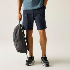 Szorty Regatta Arlery. Brązowe szorty męskie Regatta, z materiału, bez kołnierzyka. Za 139.99 zł.