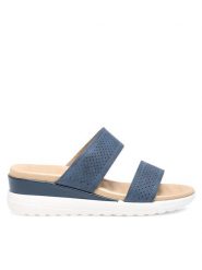 Clara Barson Klapki WYL05010-12 Granatowy. Niebieskie klapki damskie Clara Barson, bez wzorów, z syntetyku, bez obcasa. Za 44.99 zł.