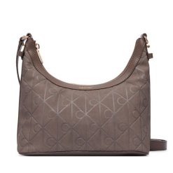 Torebka Calvin Klein. Brązowe torebki klasyczne damskie CALVIN KLEIN, bez wzorów, bez dodatków. Za 529.99 zł.