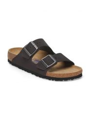 Birkenstock Skórzane klapki w kolorze czarnym rozmiar: 41. Czarne klapki damskie Birkenstock, bez wzorów, bez obcasa. Za 327.87 zł.