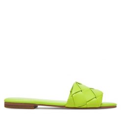 Klapki Call It Spring. Zielone klapki damskie Call It Spring, bez wzorów, bez obcasa. Za 159.99 zł.