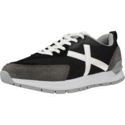 Buty MUNICH VERSATILE 33 Czarny. Czarne buty trekkingowe męskie munich, ze skóry, bez zapięcia, trekkingowe. Za 372.99 zł.