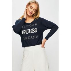 Guess Jeans - Sweter. Białe swetry klasyczne damskie Guess Jeans, l, z dzianiny, bez kołnierzyka. W wyprzedaży za 179.90 zł.