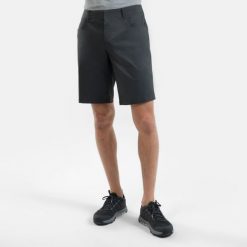 Spodenki turystyczne męskie Quechua NH100. Szare szorty męskie QUECHUA, bez wzorów, z bawełny, eleganckie. W wyprzedaży za 39.99 zł.