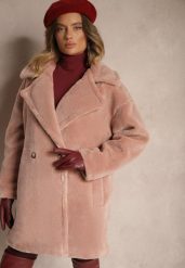 Różowy Dwurzędowy Płaszcz Futrzany o Długim Kroju Typu Teddy Malwika. Czerwone płaszcze damskie Renee, l, z aplikacjami, z dzianiny, eleganckie. Za 159.99 zł.