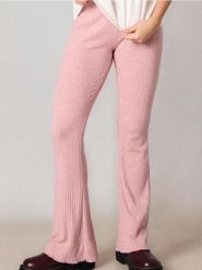 Spodnie dzwony - różowy. Czerwone spodnie materiałowe damskie Sinsay, bez wzorów. Za 49.99 zł.