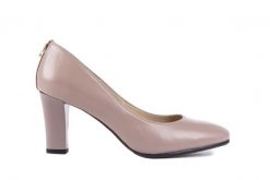 Czółenka Bayla-130 3550 230-859 Skóra Alta, Beż, Skóra naturalna - 36. Brązowe czółenka damskie Bayla, bez wzorów, z gumy, bez obcasa, na obcasie. W wyprzedaży za 89.10 zł.