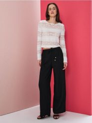 Spodnie palazzo z domieszką wiskozy - czarny. Czarne spodnie materiałowe damskie Sinsay, bez wzorów, z wiskozy. Za 59.99 zł.