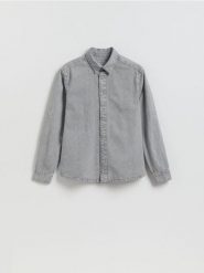 Jeansowa koszula regular fit - jasnoszary. Szare koszule męskie Reserved, l, bez wzorów, z denimu, bez kołnierzyka, bez ramiączek. Za 119.99 zł.