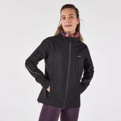 Kurtka do biegania w terenie przeciwdeszczowa damska Kiprun Run 500. Czarne kurtki damskie KIPRUN, xl, bez kaptura. Za 299.99 zł.