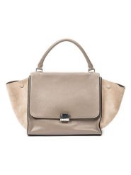 Celine Skórzana torebka w kolorze beżowym - 31 x 23 x 18 cm rozmiar: onesize. Brązowe torebki klasyczne damskie celine, bez wzorów, z materiału, bez dodatków. Za 3,031.03 zł.