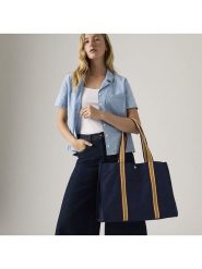 Levi's Shopper bag w kolorze granatowym rozmiar: onesize. Niebieskie shopper bag damskie Levi's, bez wzorów, z materiału, na ramię, bez dodatków. Za 104.89 zł.