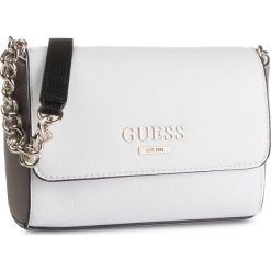 Torebka GUESS - Alma (VG) Mini-Bags HWVG74 01780 WML. Białe listonoszki damskie Guess, z aplikacjami, ze skóry ekologicznej, bez dodatków. Za 369.00 zł.